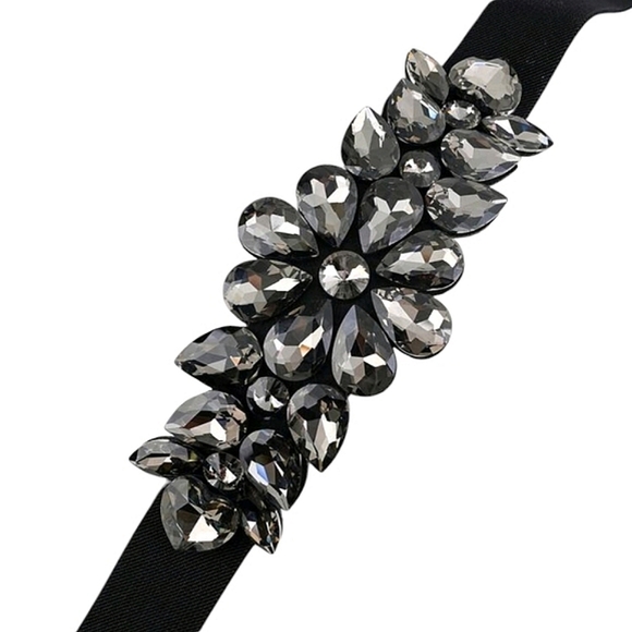 Black Gemstone Floral Design Stretchy Belt - Picture 3 of 3